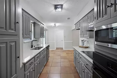 631 E Cherry Street, Duncanville, TX 75116 - Photo 2