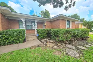 2522 Robin Ln, Garland, TX 75041 - Photo 4