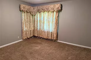 2155 Fairway Dr, Fort Worth, TX 76119 - Photo 12