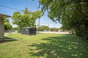 3860 W Spurgeon St, Fort Worth, TX 76133 - Photo 32