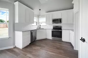 1607 W College, Jacksboro, TX 76458 - Photo 12