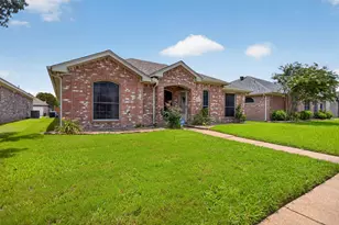 2020 Creek Royal Dr, Mesquite, TX 75181 - Photo 2