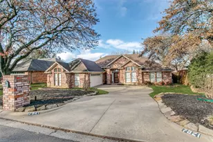 7921 Kendra Ln, North Richland Hills, TX 76182 - Photo 1