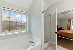 804 Tyler Ct, Burleson, TX 76028 - Photo 16