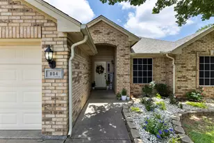 804 Tyler Ct, Burleson, TX 76028 - Photo 4