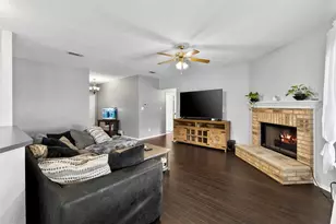 804 Tyler Ct, Burleson, TX 76028 - Photo 6