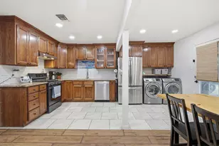 601 Park Ln, Denton, TX 76205 - Photo 8