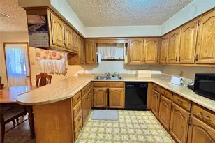450 Woodbine Estates Rd, Gainesville, TX 76240 - Photo 2
