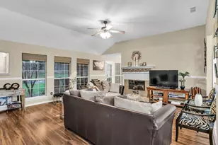 412 Glenbrook Dr, Kennedale, TX 76060 - Photo 4