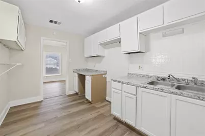 1933 Greenfield Avenue, Fort Worth, TX 76102 - Photo 4
