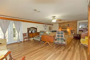 405 Meadow Dr, Gainesville, TX 76240 - Photo 26
