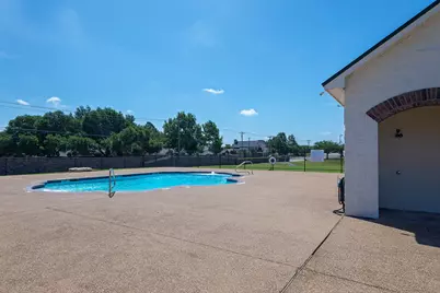 815 Chestnut Grove Drive, Cleburne, TX 76033 - Photo 22