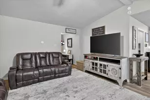 728 Lake Crest Pkwy, Azle, TX 76020 - Photo 10