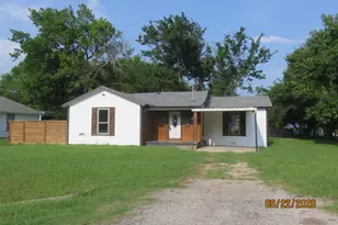 705 S Patterson St, Campbell, TX 75422 - Photo 16