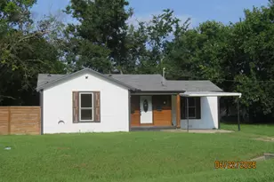 705 S Patterson St, Campbell, TX 75422 - Photo 1