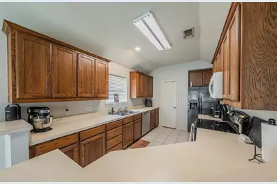 425 Madison Place, Ponder, TX 76259 - Photo 28