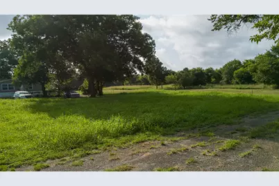 103 Atlantic Street, Cleburne, TX 76031 - Photo 2