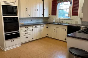 509 E Main St, Mexia, TX 76667 - Photo 12