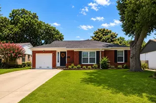 1818 N Plymouth Dr N, Irving, TX 75061 - Photo 1