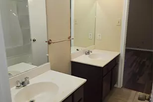 2822 Wimbledon Ct, Garland, TX 75041 - Photo 10