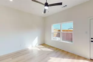 4416 Fatima Dr, Irving, TX 75062 - Photo 4