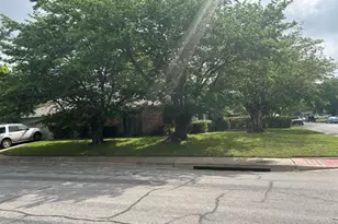 236 Hallbrook Dr, Fort Worth, TX 76134 - Photo 2