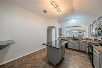 10100 Cougar Trail, Fort Worth, TX 76108 - Photo 6