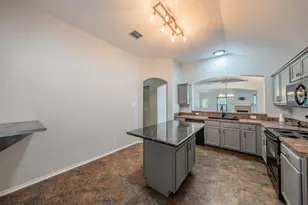 10100 Cougar Tr, Fort Worth, TX 76108 - Photo 6