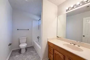 3805 Brookfield Dr, Arlington, TX 76001 - Photo 14
