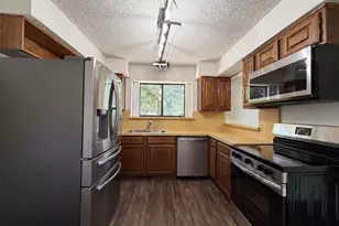 3805 Brookfield Dr, Arlington, TX 76001 - Photo 2