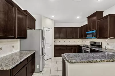 9813 Moccasin Creek Lane, McKinney, TX 75071 - Photo 4