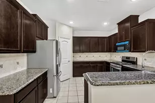 9813 Moccasin Creek Ln, McKinney, TX 75071 - Photo 4