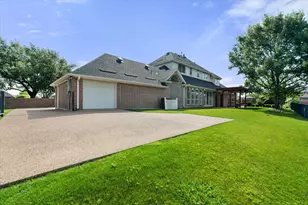901 Walnut Falls Cir, Mansfield, TX 76063 - Photo 38