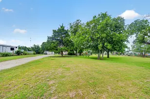 929 W Sterrett Rd, Waxahachie, TX 75167 - Photo 32