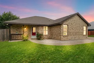 305 Ashwood St, Azle, TX 76020 - Photo 1