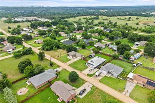 305 Ashwood St, Azle, TX 76020 - Photo 40