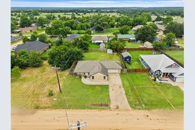 305 Ashwood Street, Azle, TX 76020 - Photo 38