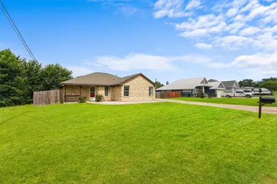 305 Ashwood Street, Azle, TX 76020 - Photo 6