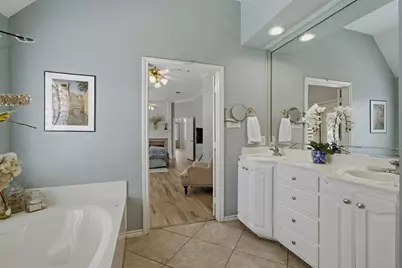 8625 Old Oak Drive, Irving, TX 75063 - Photo 20