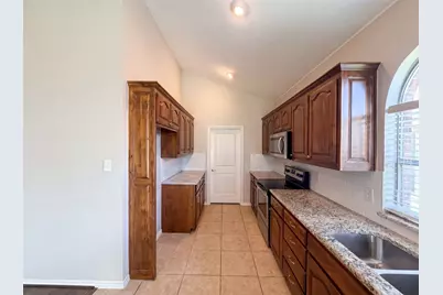 1205 Kachina Lane, Fort Worth, TX 76052 - Photo 2