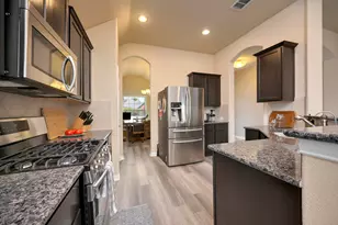 933 Keel Line Dr, Crowley, TX 76036 - Photo 4