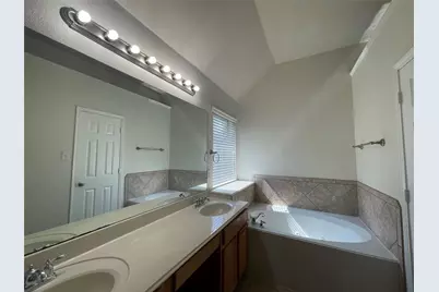 11920 Brownwood Drive, Frisco, TX 75035 - Photo 4