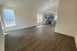 610 E Texas St, Denison, TX 75021 - Photo 2
