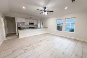 709 W Hull St, Denison, TX 75020 - Photo 8