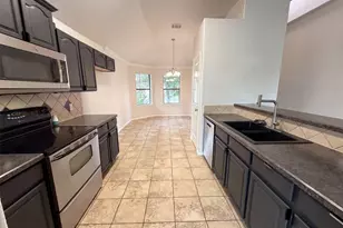 1618 Hillside Dr, Waxahachie, TX 75165 - Photo 2