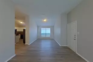 10525 Flamewood Dr, Fort Worth, TX 76140 - Photo 2
