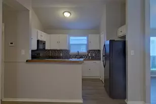 10525 Flamewood Dr, Fort Worth, TX 76140 - Photo 6