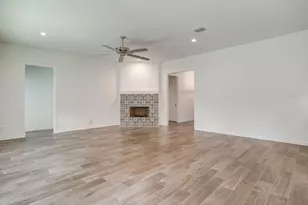 6817 Trail Rock Dr, Benbrook, TX 76126 - Photo 6