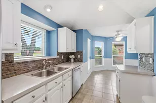 4203 Meadow Ridge Dr, Carrollton, TX 75010 - Photo 16