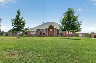 140 Oakwood Ct, Lakeside, TX 76135 - Photo 1